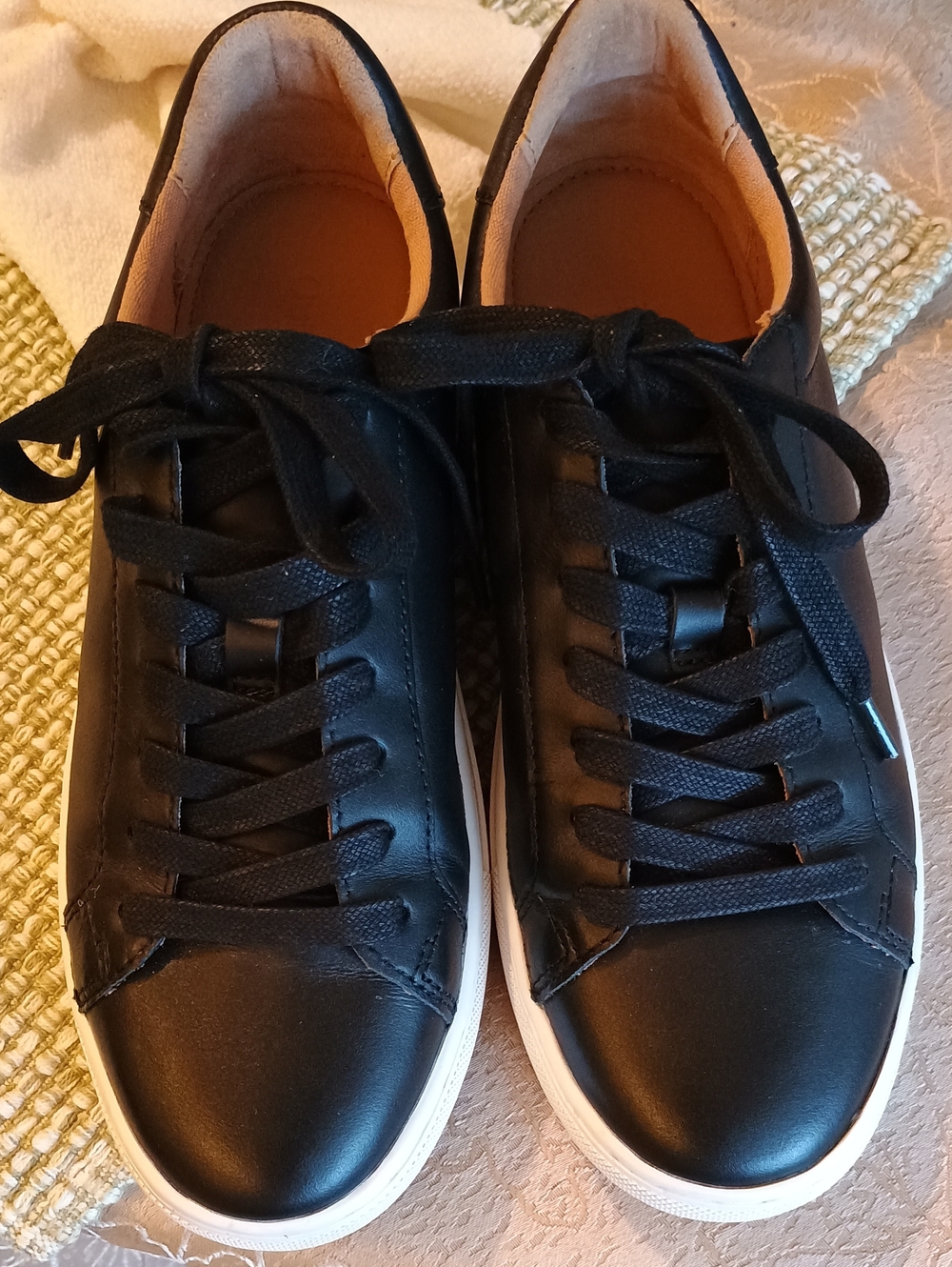 NIB Quince 100% Leather Everyday Sneaker Black White Sole 7